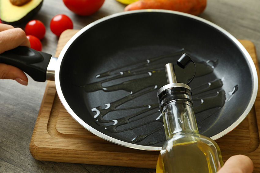 Can You Recycle Cooking Oil? (And 10 Ways To Dispose of) - Conserve Energy  Future